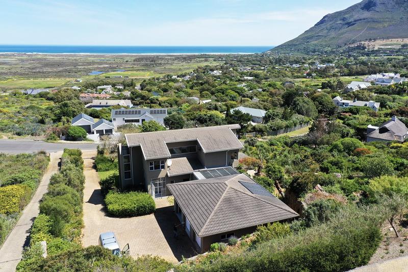 5 Bedroom Property for Sale in Crofters Valley Western Cape